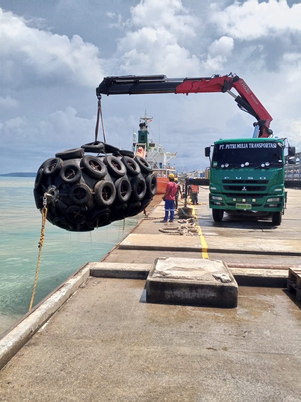 Fender Retraction Photo